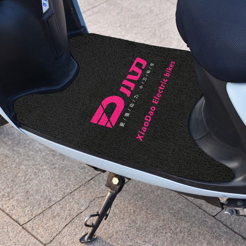 Electric vehicle foot mat universal foot mat can be freely cut pvc wire loop foot mat dirt-resistant wear-resistant foot pedal mat