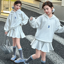 女童套装春秋装2025新款中大女孩洋气连帽卫衣短裙运动潮范两件套