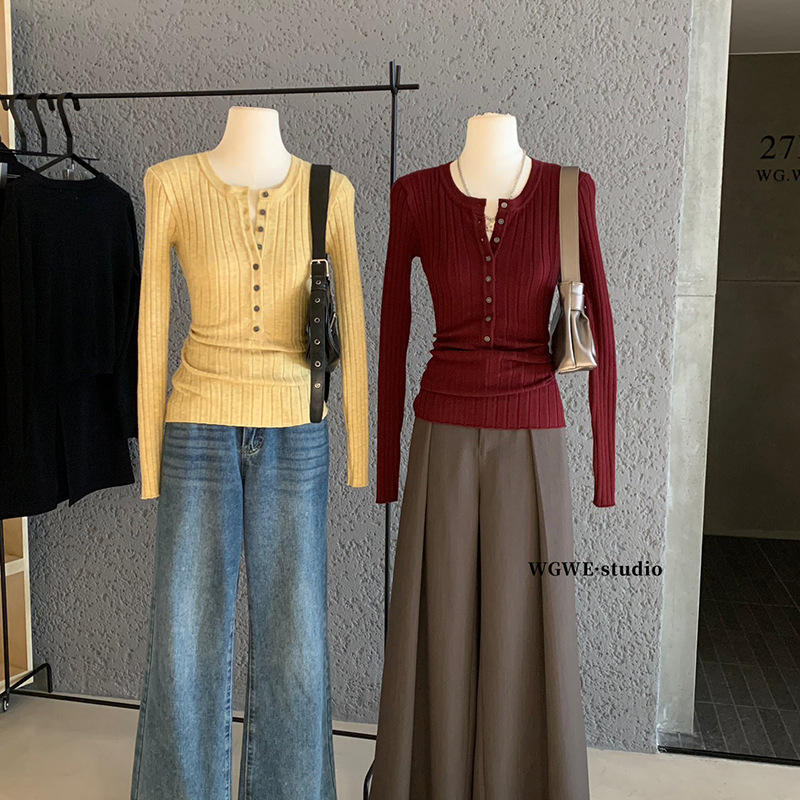 WGWE7199法式简约风时尚单品纯色圆领单排扣长袖修身针织上衣|undefined