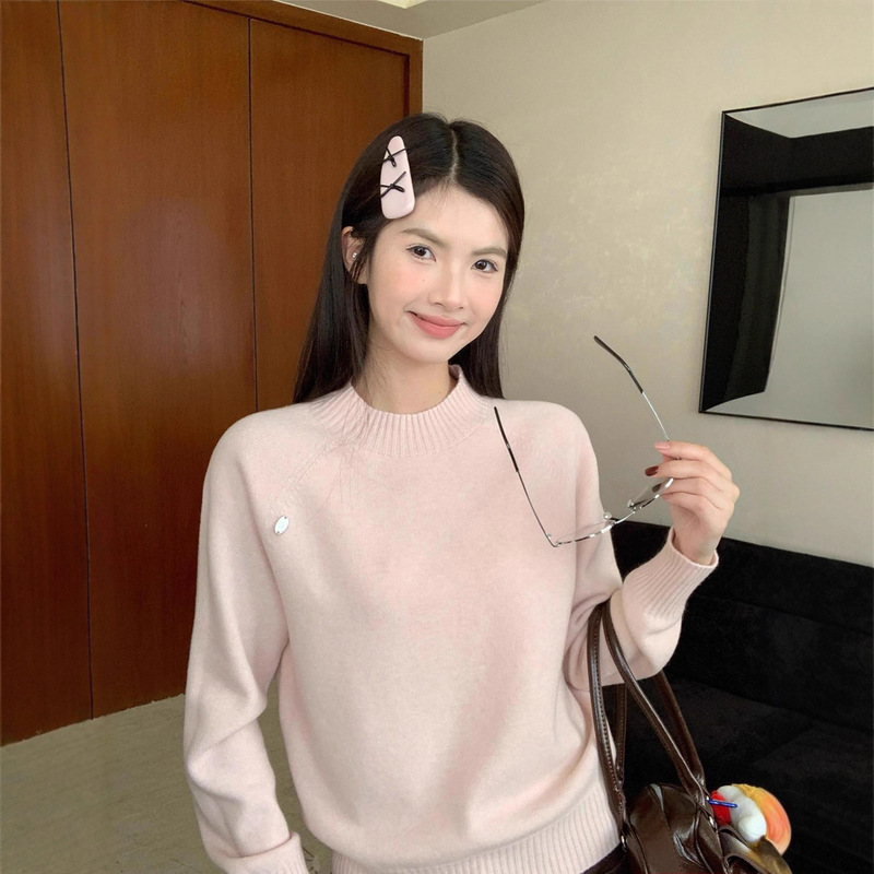 Women's Sweater Autumn and Winter 2025 New Seamless One-Piece Fashionable and Stylish Slim-Fit Versatile Slimming Knit Top