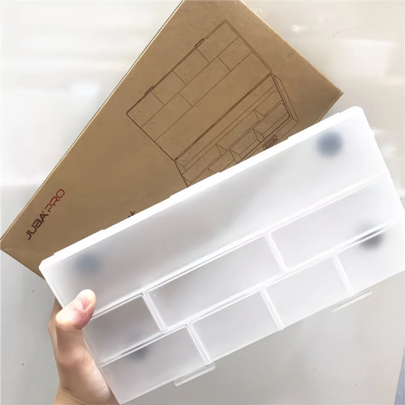 흰색 보관함