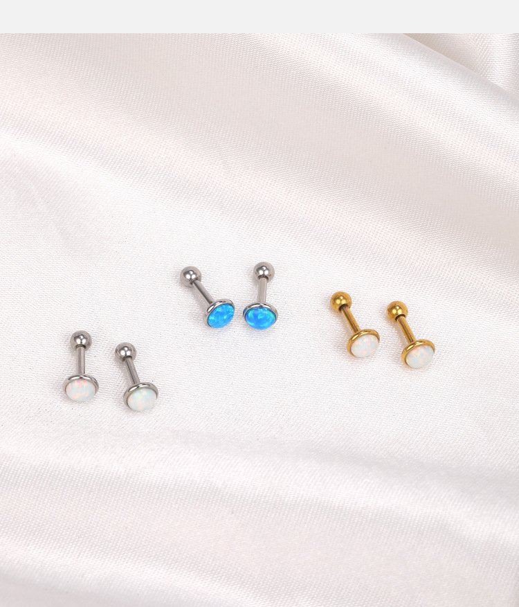 16G labret stud size and finish detail