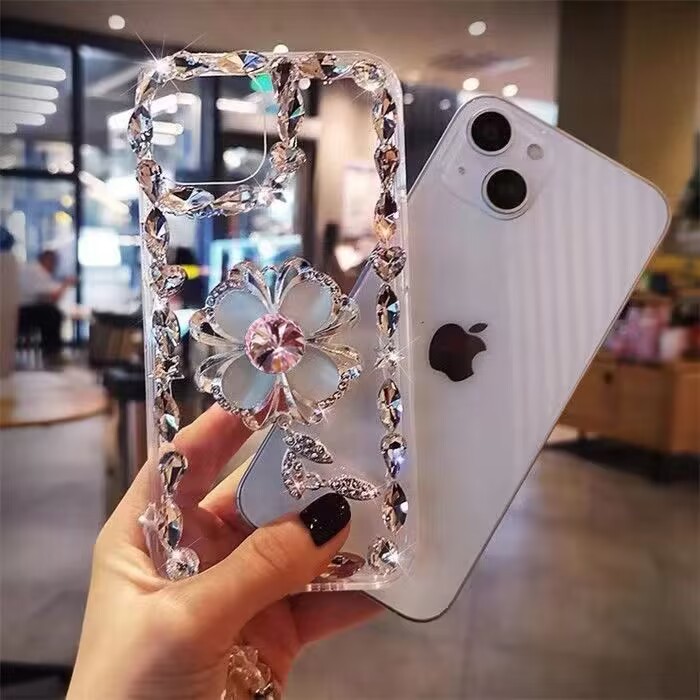 iPhone15 Rhinestone Clover Case