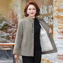 2025新款妈妈冬季保暖毛呢外套洋气宽松中老年女装加绒加厚呢大衣