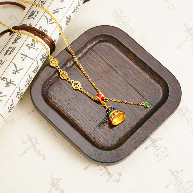 Collar de oro de arena antigua vietnamita, sentido de diseño, esmalte de color, campana, colgante de borla, joyería retro femenina que no se desvanece durante mucho tiempo
