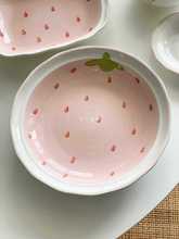 Q4Y4安木良品 ins草莓手绘釉下彩陶瓷盘子饭碗锅家用可爱少女餐具