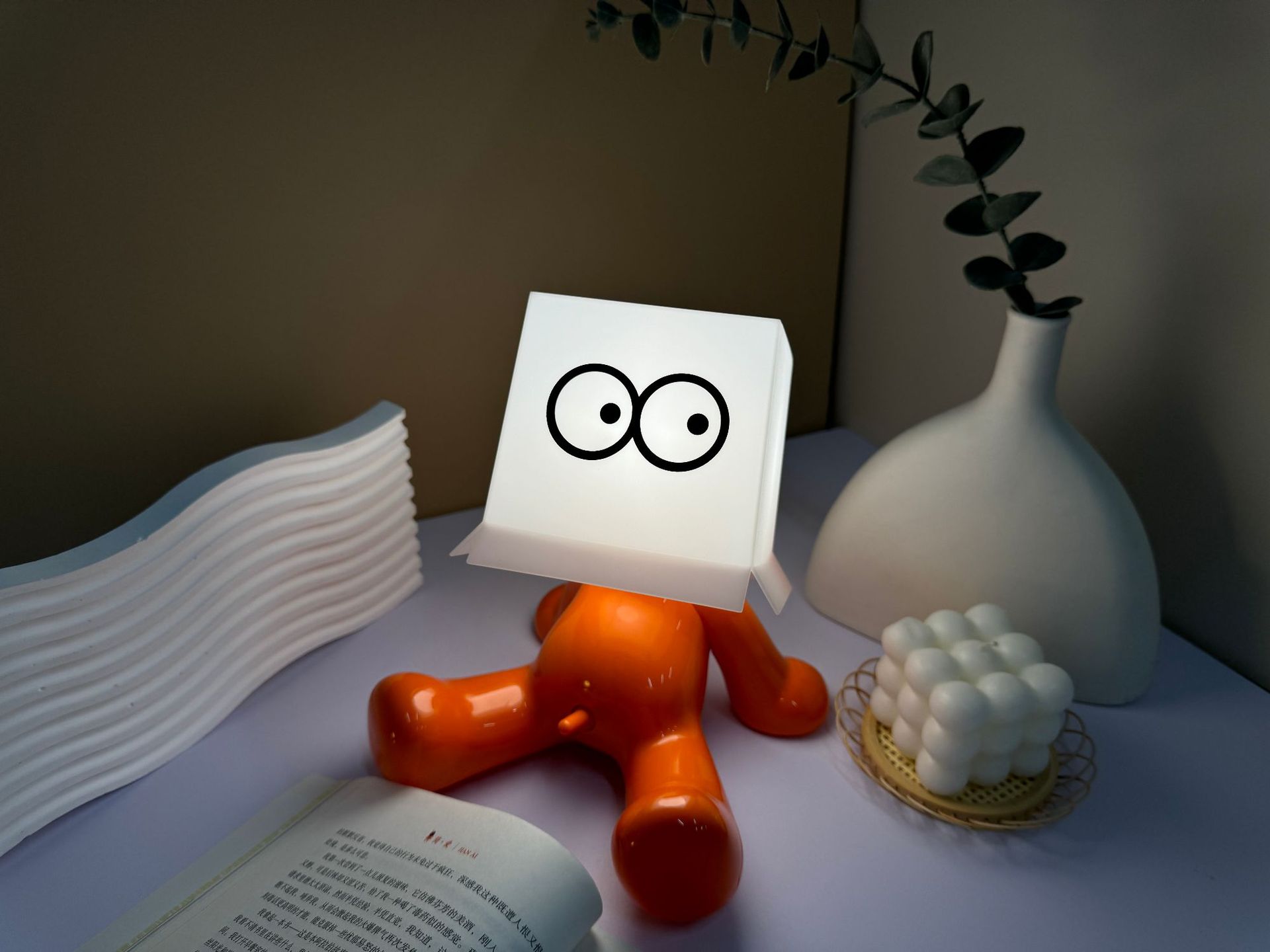 Sentado tímido niño lámpara de escritorio cara cuadrada tímida lámpara de noche regalo de carga creativa divertida lámpara de cabezal de cama divertida