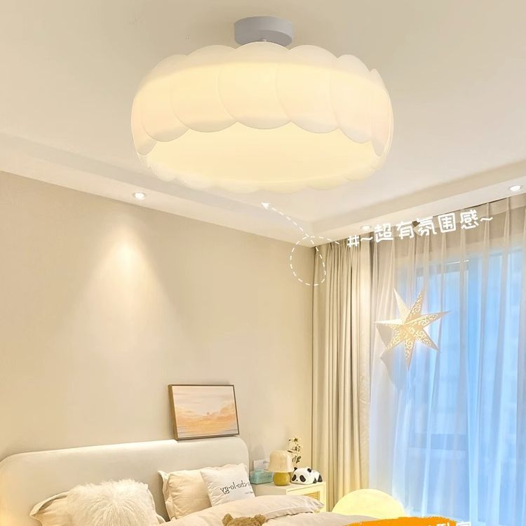 Lámpara de techo de dormitorio, estilo crema minimalista, atmósfera simple moderna, luz de dormitorio principal de celebridades de Internet, luz de habitación para niños cálida y romántica