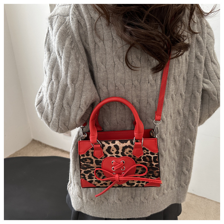 337g Weight Synthetic Leather Lining Material Zipper Closure Type Single Shoulder Strap Strap Type Crossbody Bag Bags Type Casual, Shopping Occasion Pu Leather Material Leopard Pattern All Seasons Season Women's Gender Streetwear Style Square Shape Medium Size Women's Medium Pu Leather Leopard Streetwear Square Zipper Crossbody Bag 3