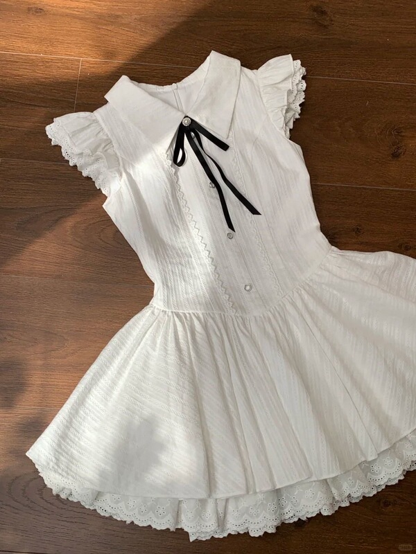 White Gentle Style Dress, Summer French Style, White Moonlight, Waist-Cinching, Slimming, Lace Splicing, Flying Sleeves, Princess Puffy Skirt White Gentle Style Dress, Summer French Style, White Moonlight, Waist-Cinching, Slimming, Lace Splicing, Flying Sleeves, Princess Puffy Skirt