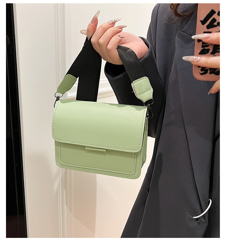 198g Weight Synthetic Leather Lining Material Sewing Thread Fashion Element Flip Cover Closure Type Single Shoulder Strap Strap Type Square Bag Bags Type Casual Occasion Pu Leather Material Solid Color Pattern All Seasons Season Women's Gender Classic Style Style Square Shape Women's Pu Leather Solid Color Classic Style Sewing Thread Square Flip Cover Square Bag 无