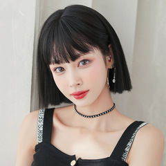 かつらの女性のショートヘアの新型ネットの赤い丸い顔の短いかつらのカバーは全体の肩をそろえて短いストレートヘアの全頭カバーの卸売りをします。
