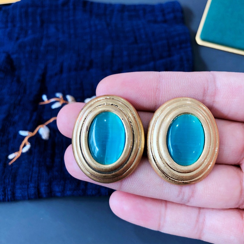26g Weight No Inlaid Inlay Material Earrings, Ear Studs Classification Wedding, Travel Occasion Printing Pattern Women'S Gender Plating Design Fashion Style Grey, Red, Blue, Silver, Black Color Modern Re-engraved Medieval Silver Needle Stud Earrings Colored Gemstones Gray Color Shell Earrings 6
