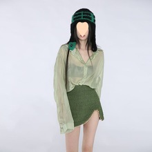 春意微醺绿色衬衫女2024年春夏新款设计感小众晒衫薄款缎面衬衣