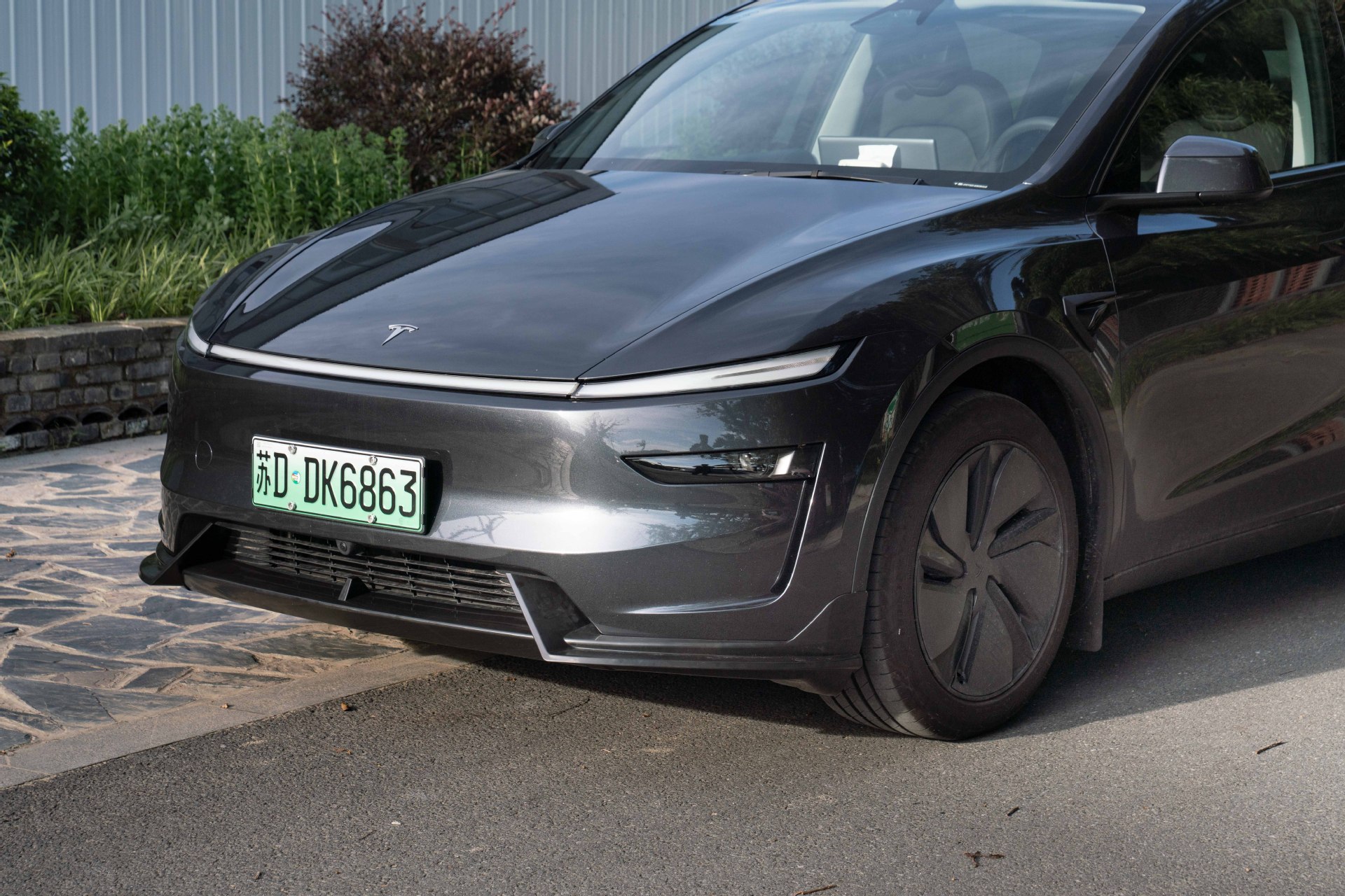 Suitable for Tesla 2025 Modely New Version Three-Stage Punch-Free Front Lip Small Surround Carbon Fiber Texture