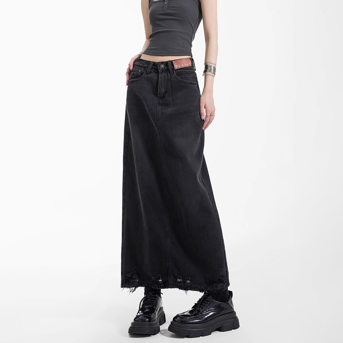Black and Gray Hip-Covering Denim Mid-Length Skirt for Women 2025 Spring and Summer New Style Simple Design Tassel Raw Edge Slit Skirt