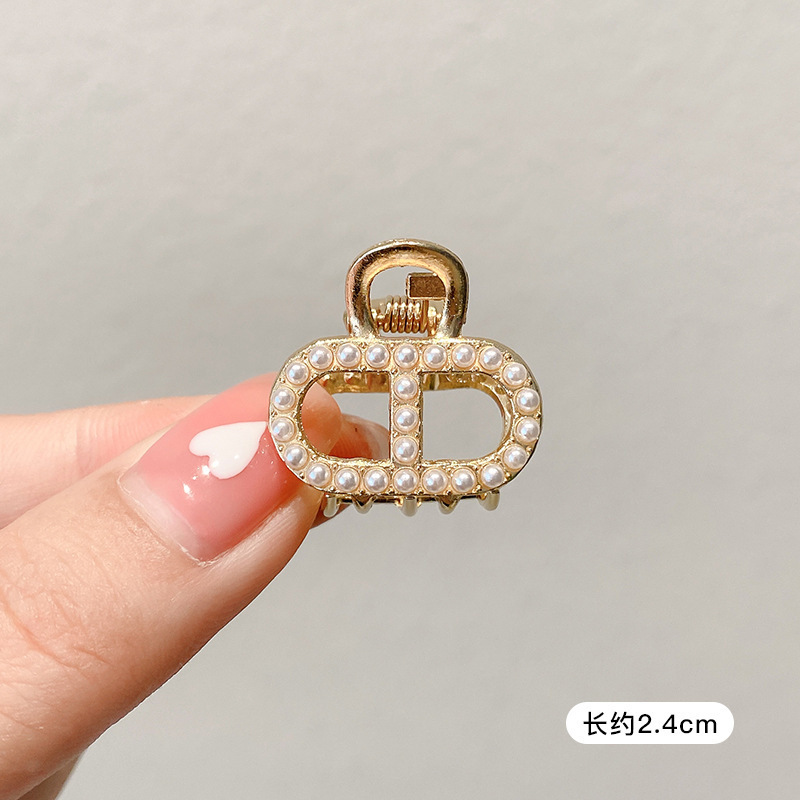 Exquisito clip pequeño clip de flequillo lateral de diamantes de imitación de perlas femeninas nuevo mini clip de tiburón de medio lazo horquilla tocado