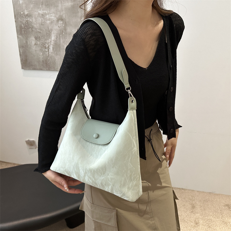 Cuero suave de gran capacidad coreana pequeña bolsa de hombro fresca para mujeres 2024 verano nuevo bolso verde de menta de alto valor