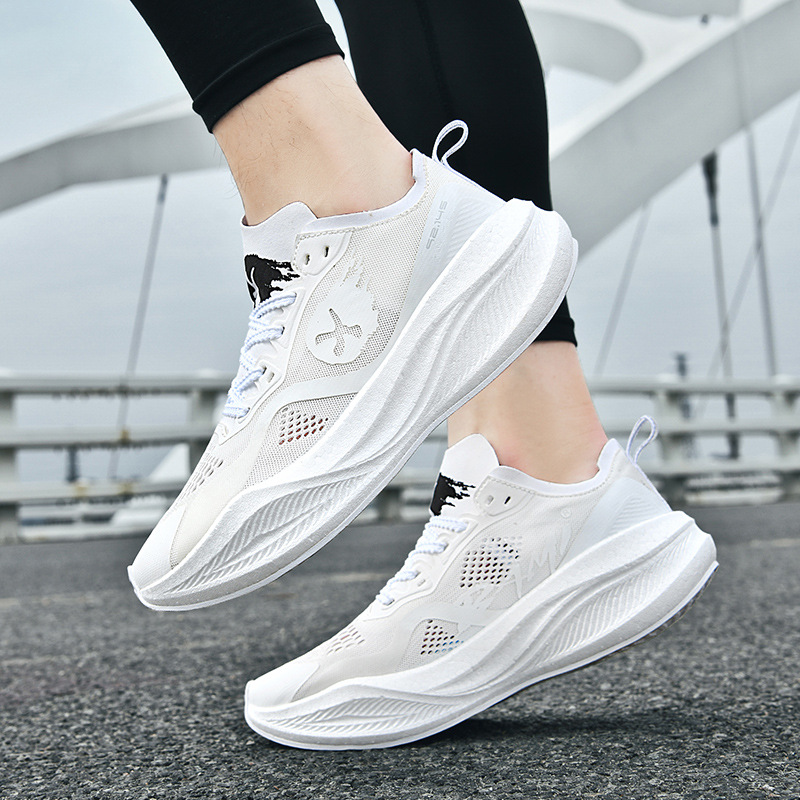 Zapatas de carreras de pareja de color contrastante de la marea nacional Duan Duan 2025 College Breathable Full Palm Plate de carbono Zapatas de carreras de hombre