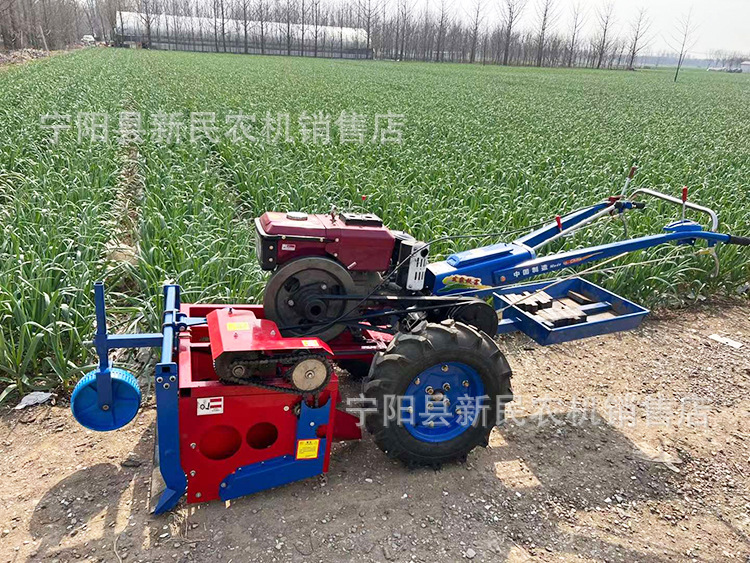 江苏邳州大蒜收获机铲蒜机收幅75公分手扶车前置安装简单有视频