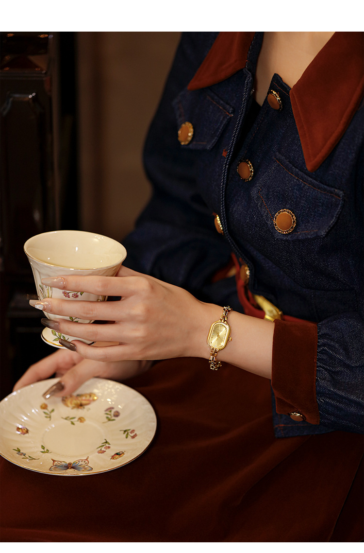 Designer Style High Sense Medium Ancient Hand Chain Watch Small Retro Gold Oval Light Luxury Art Fashion Quartz Watch_voghion.com