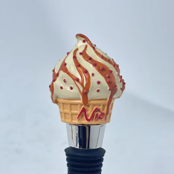 Creative bottle stopper for ice cream sealed