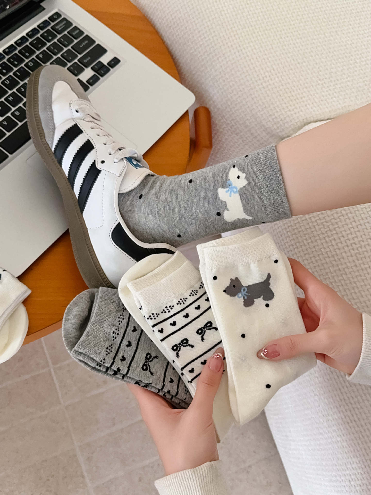 A Pair Quantity Sweet Women's Polka Dots Bow Knot Cotton Crew Socks A Pair