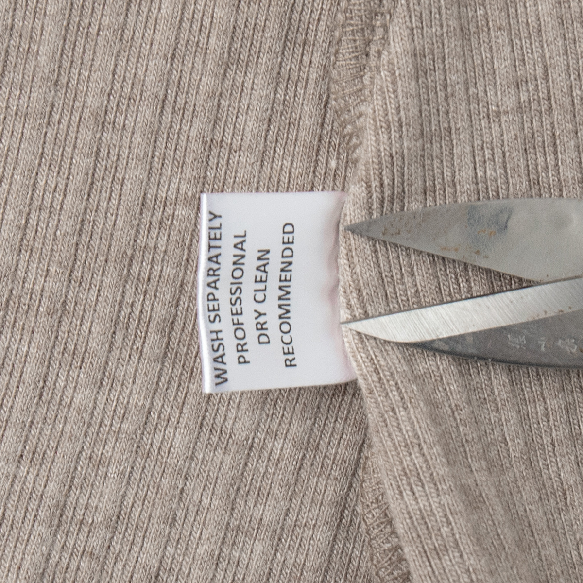 Dames gebreide tweedelige set met v-hals en ribbelstructuur_voghion.com