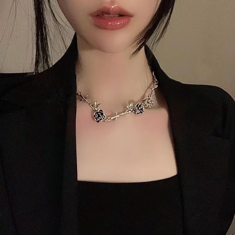 法式復古荊棘玫瑰花項鍊女ins潮輕奢小眾設計高級感choker鎖骨鏈