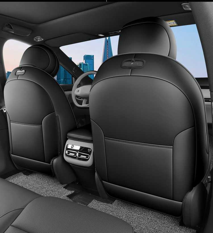 Specifically designed for the 2625 Changan Qiyuan A06 car, these all-season, full-coverage seat covers are made of breathable leather
