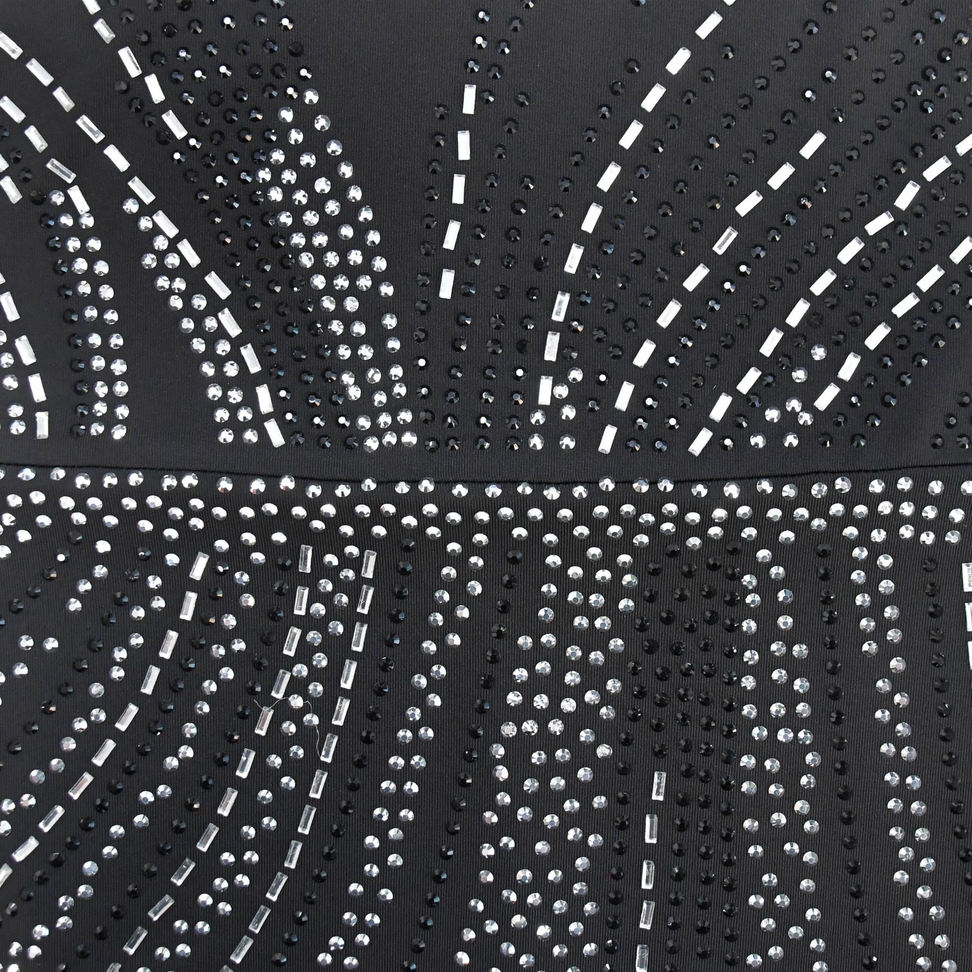 Robe moulante ornée de strass pour femme – Robe de soirée sexy à manches longues, élégante et glamour._voghion.com