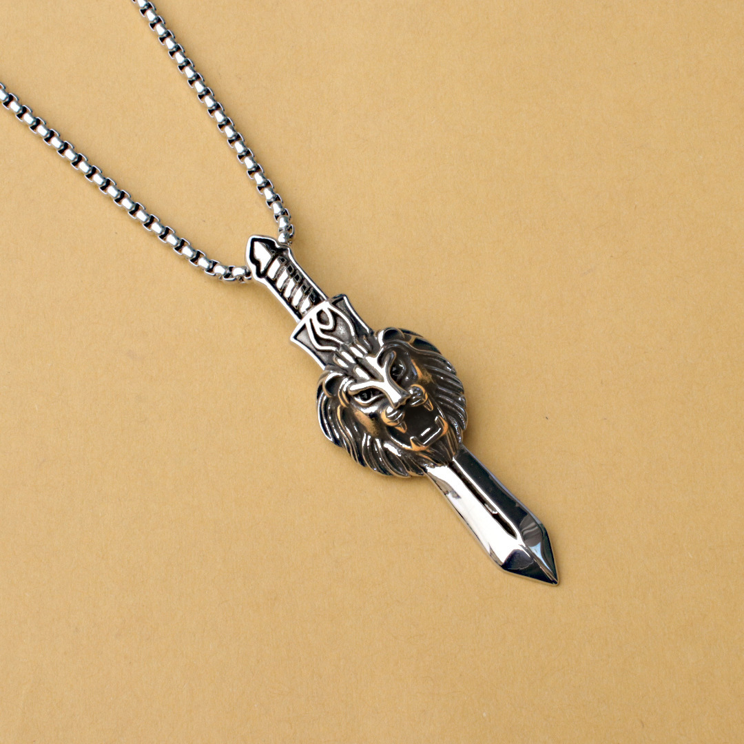 Hip hop accessori popolari dominante testa di leone spada uomo personalizzato titanio acciaio collana ciondolo gioielli_voghion.com