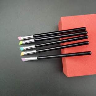 Factory Direct Sales of Colorful Silicone Eyebrow Brushes and Eyeliner Brushes with Metal Tubes, Eco-Friendly Plastic Handles, Brush Heads, and Portable Design