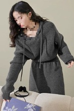 灰色连帽毛衣连衣裙女新款秋冬季收腰假两件卫衣裙显瘦长裙子
