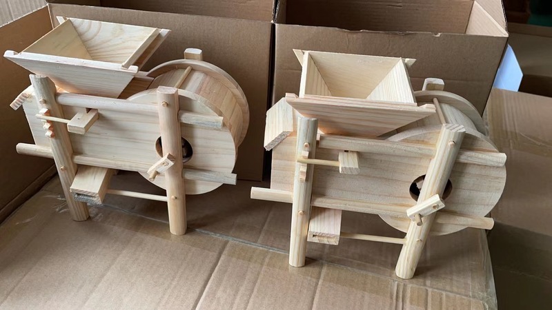 古代の風車の模型のおもちゃのアイデアの復古の農具の模型の子供は木のオルゴールをシミュレーションして卸売りを代行します。|undefined