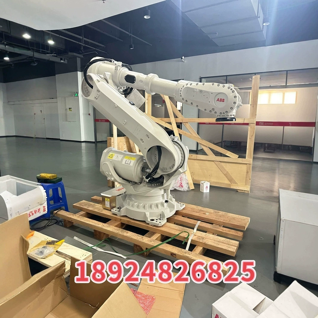 Робот ABB IRB6700-150, грузоподъемность 150 кг, вылет руки 3,20 м, подходит для обработки и паллетирования