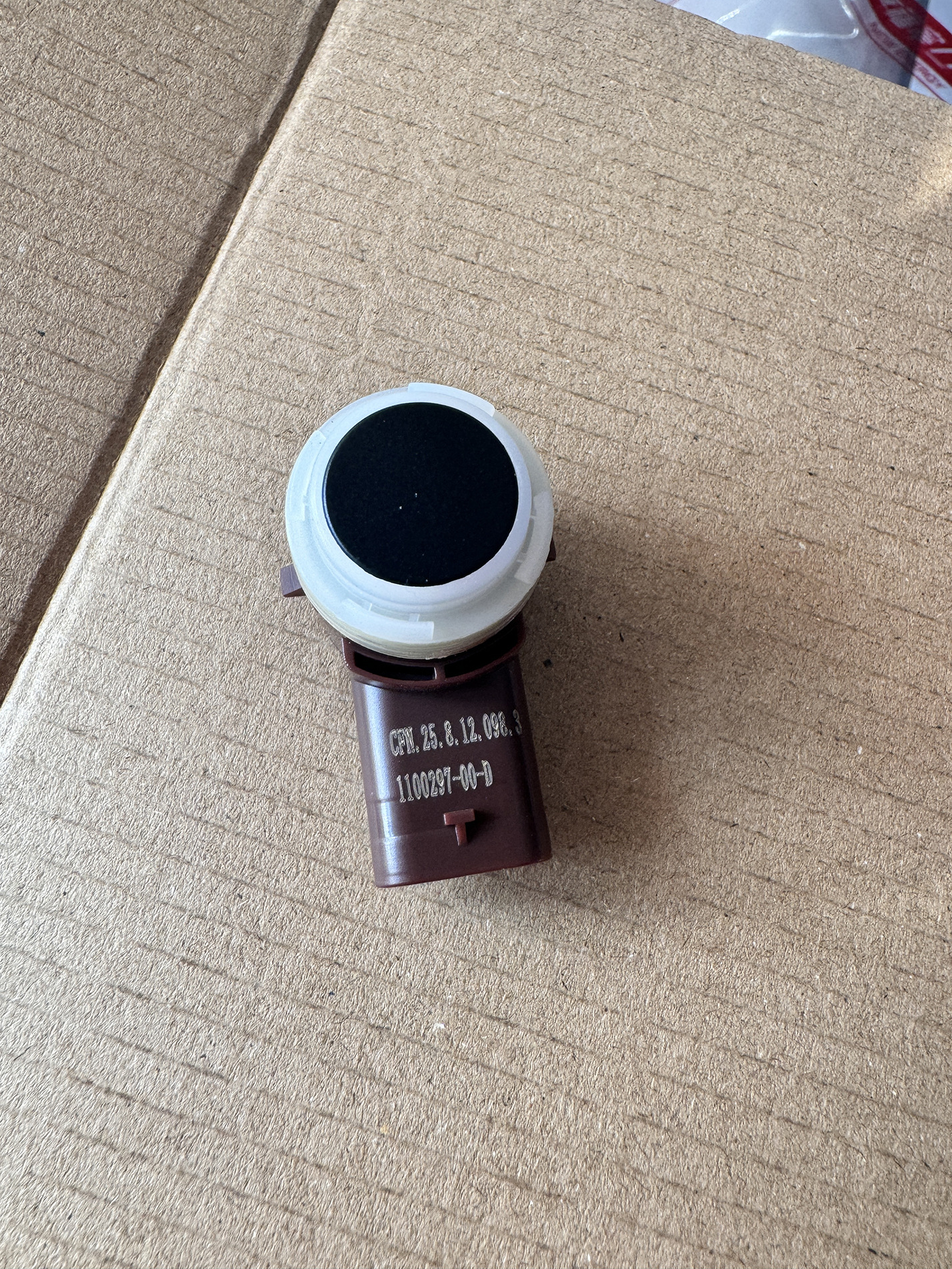 Suitable for Tesla reverse radar sensor Model 3/Y/S/X parking sensor 1099611 1100297