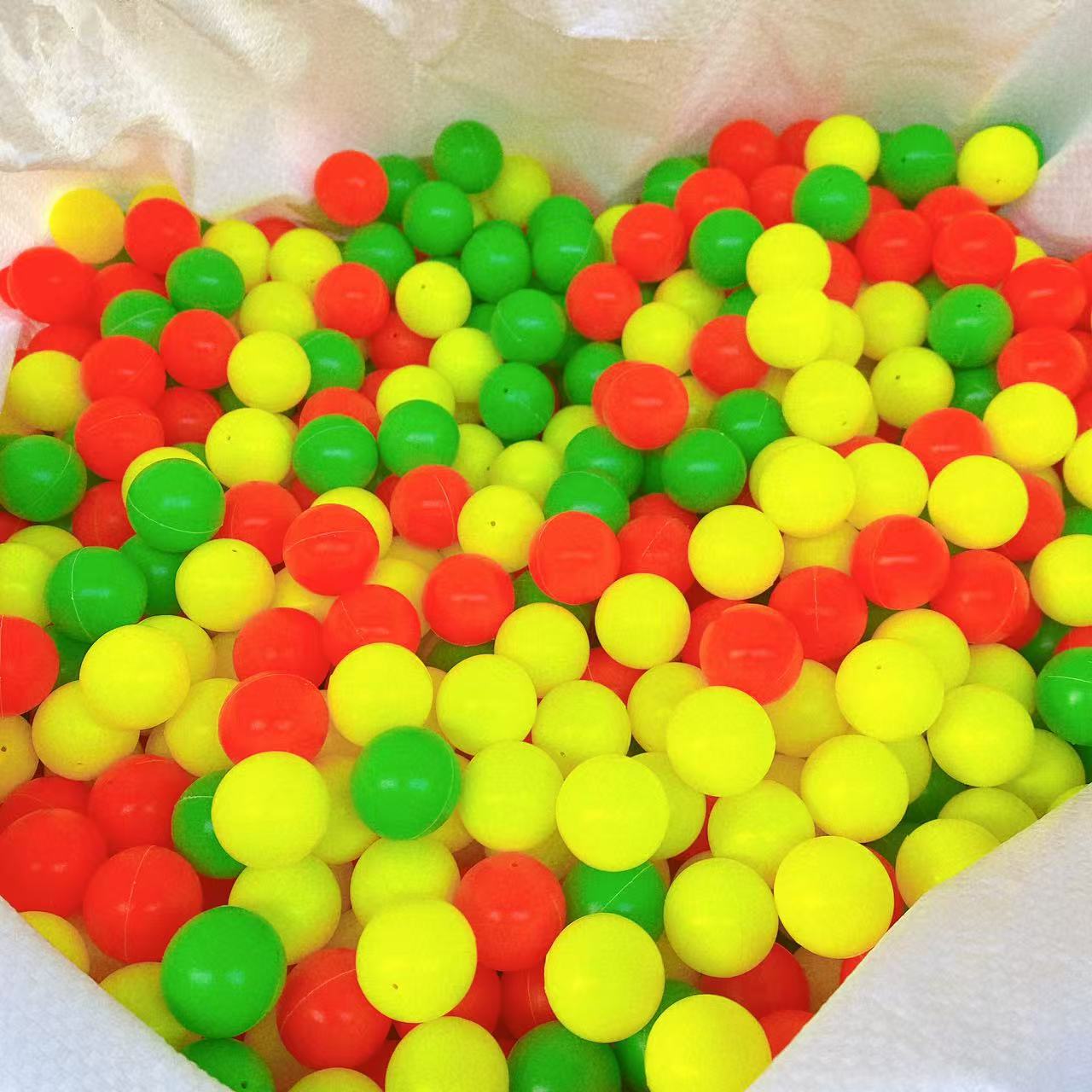 Juguetes para niños bola hueca 2cm bola bola accesorios de baloncesto plástico color rojo, amarillo, verde bola flotante