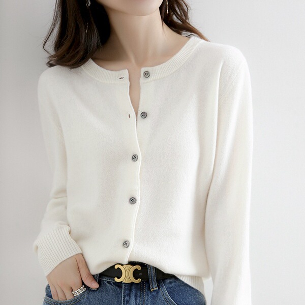 Fashionable knitted spring sweater