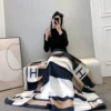 Model navy blue
