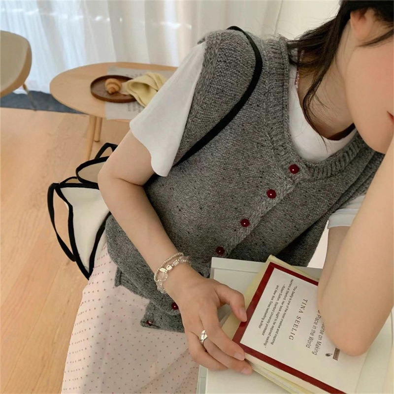 韩系设计感花线点点彩扣卷边圆领针织开衫马甲女叠穿外搭毛衣背心|undefined