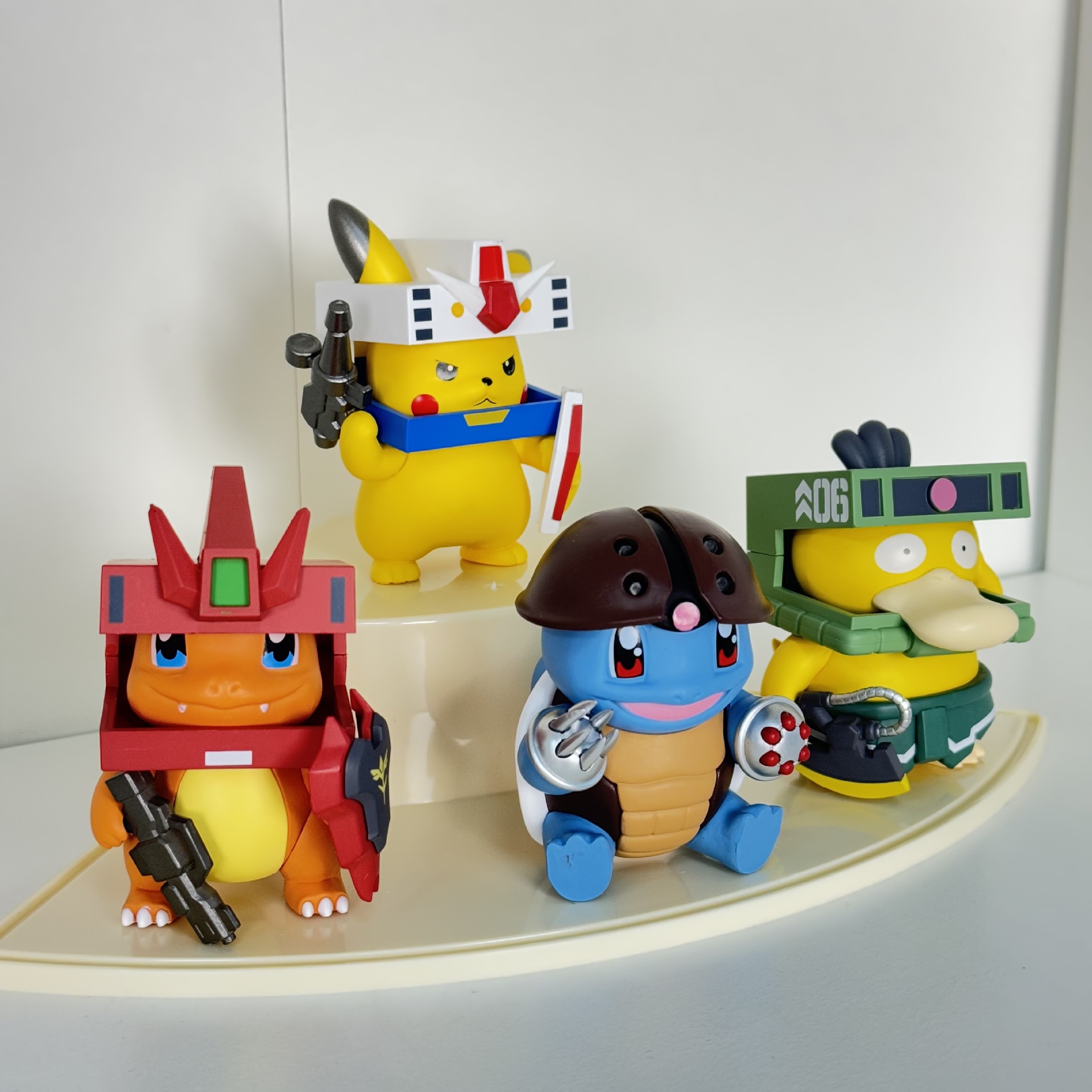 新品4款宝可高达梦手办潮玩皮卡丘机甲高达公仔摆件扭蛋机礼品