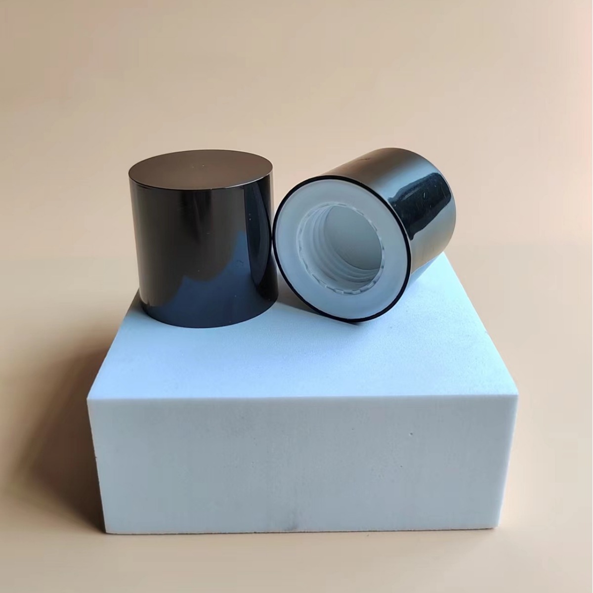 化妆品卸妆水瓶铝盖塑料盖子24牙双层爽肤水乳液旋盖包材螺旋盖