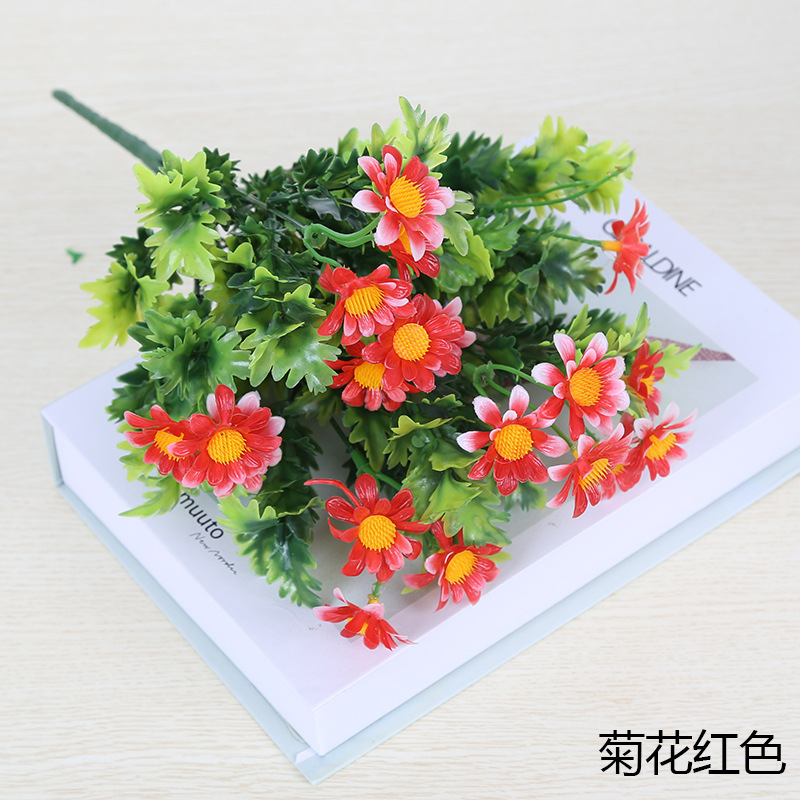 Crisantemo de plástico rojo