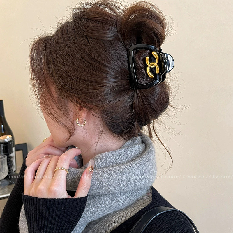 27#Double c letters black square 5.5cm hair grip