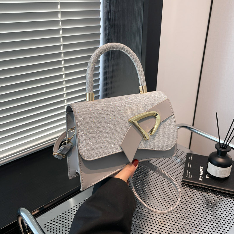 Moda y lujo ligero 2025 nuevo estilo estilo occidental estilo coreano popular retro casual color sólido bolso pequeño de mensajero de un solo hombro