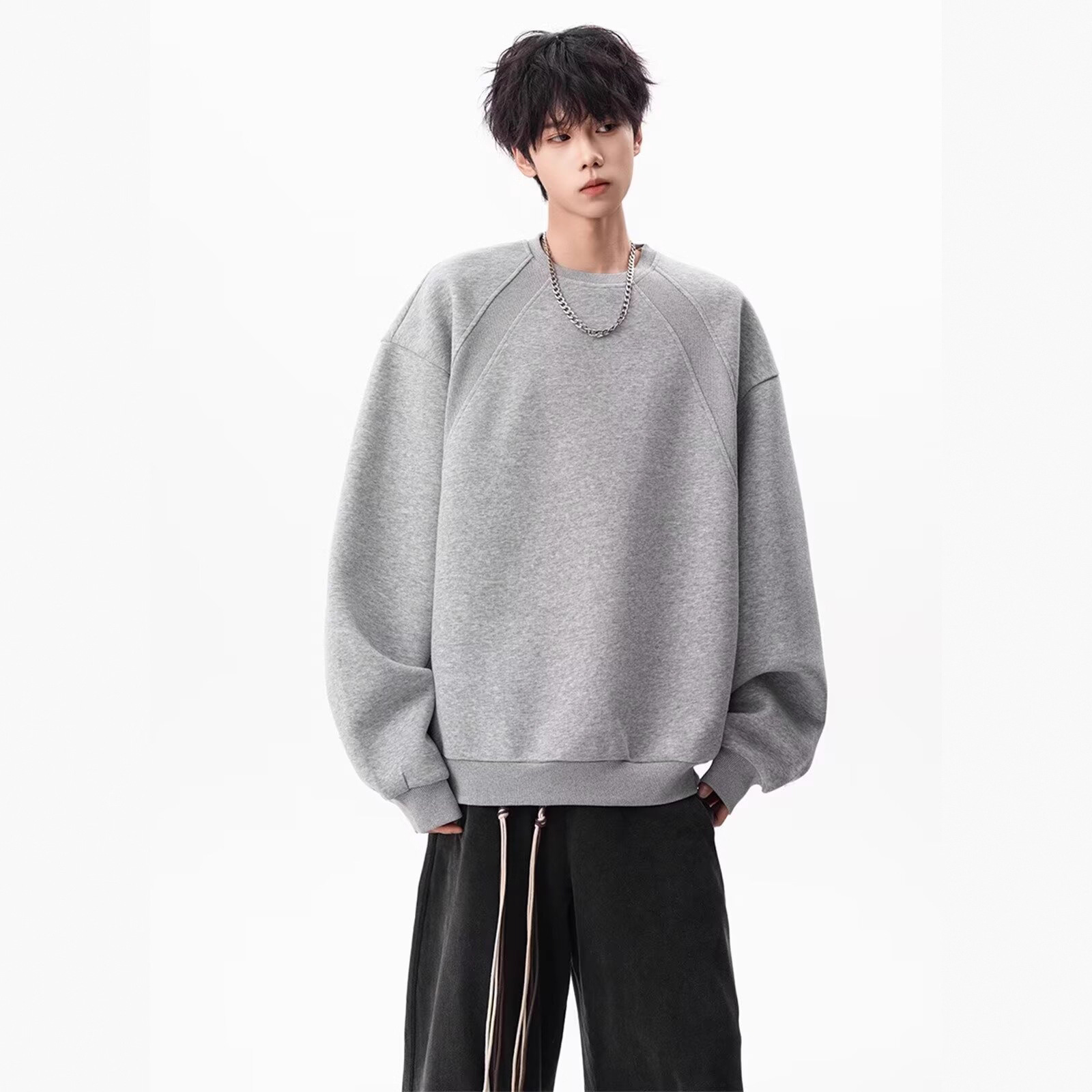 2025 Autumn New Sweater Men's Crew Neck Splicing Trendy No Hat High Sense Loose_voghion.com