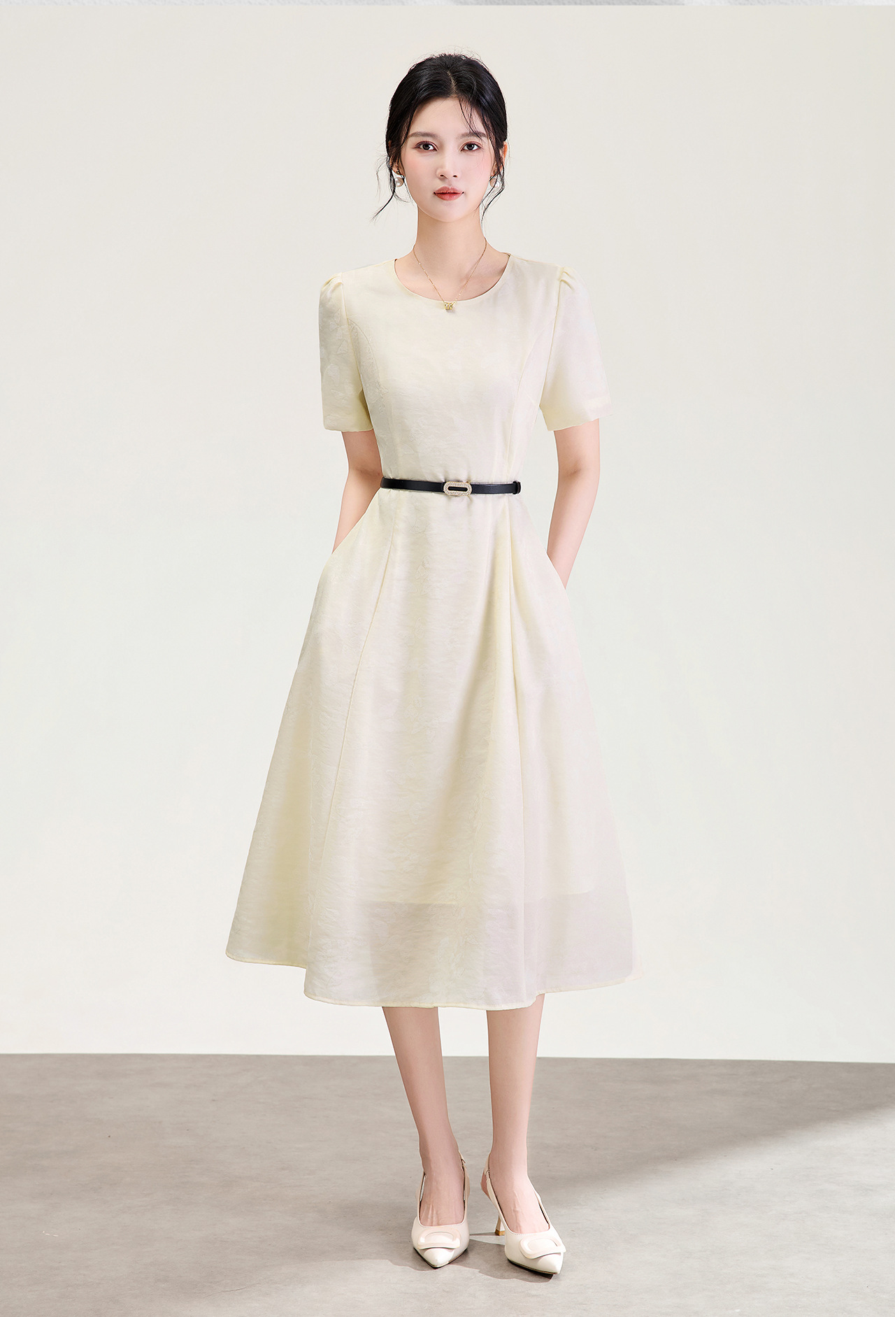 Đầm maxi nữ thắt eo họa tiết bướm jacquard kiểu Pháp — màu be chi tiết 2