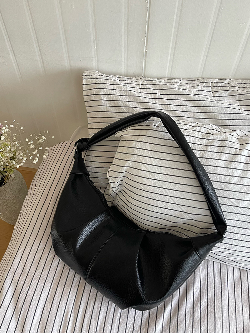 Korean Instagram Large Capacity Soft Leather Folded Dumpling Lazy and Versatile Casual Commuting One Shoulder Crossbody_voghion.com