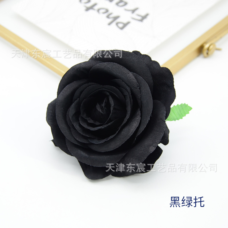 검정색과 녹색 트레이